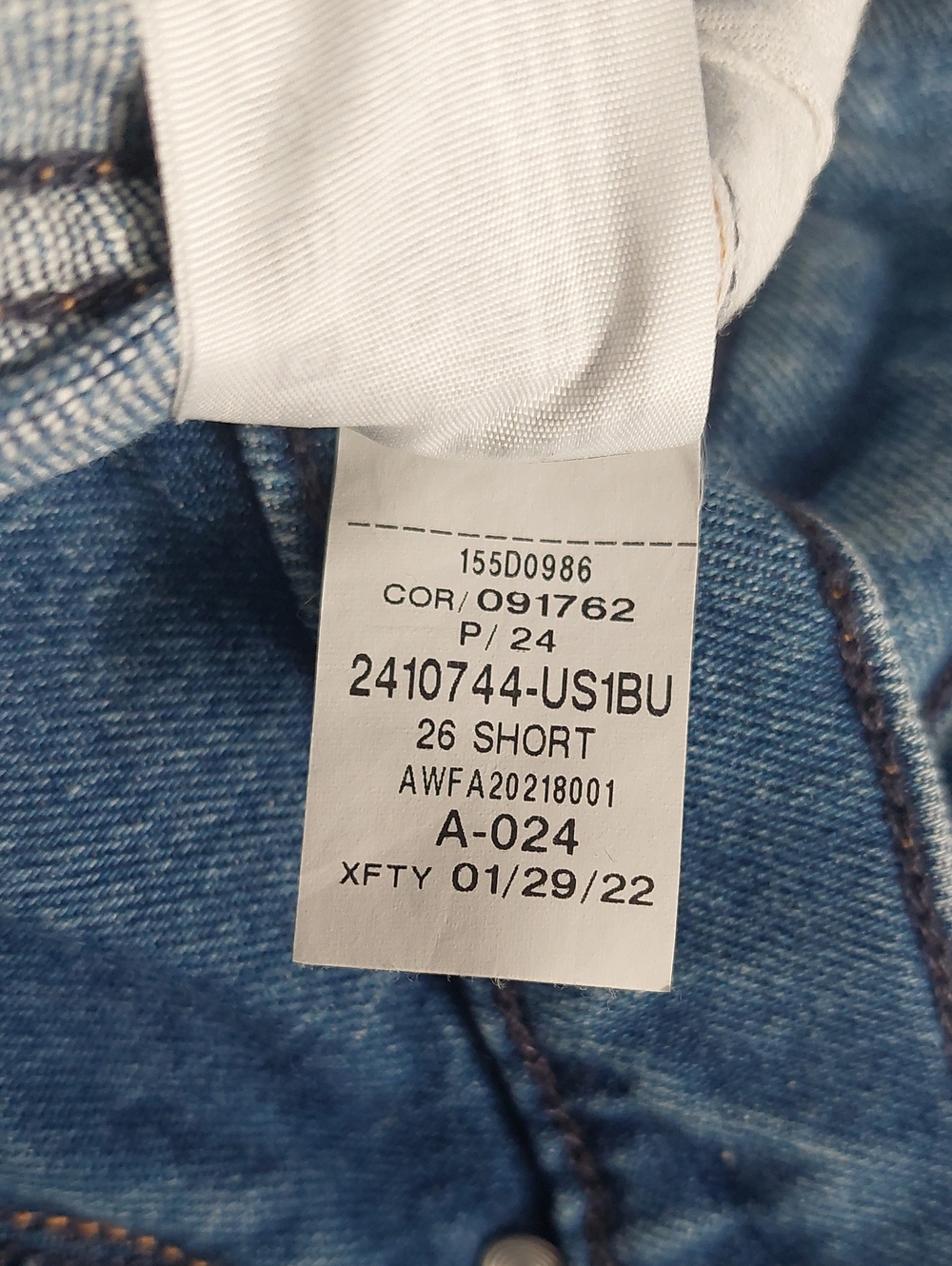 Abercrombie & Fitch Women's High-Rise Straight Jeans in Light Blue Wash - Picture 7 of 12